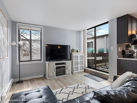 3rd image of 354 W Miner St APT 3C