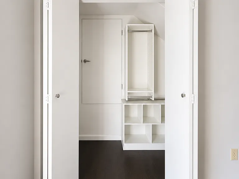 L2 - Bedroom Closet