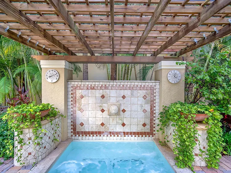 630 Sapodilla Ave #407 — Photo 17