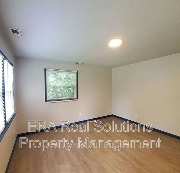 1038 14th Ave — Photo 14