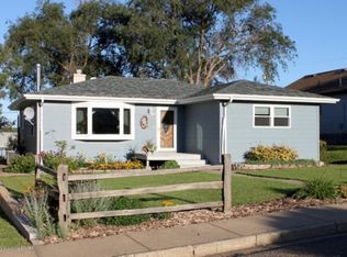 411 4th St NE, Belfield, ND 58622
