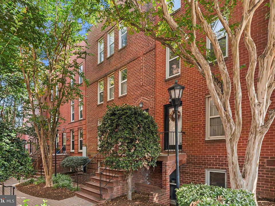 1st image of 1449 A St NE APT D