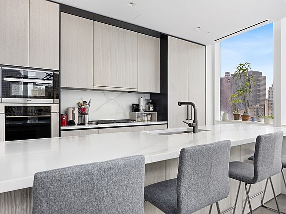 3rd image of 111 Murray St #22B