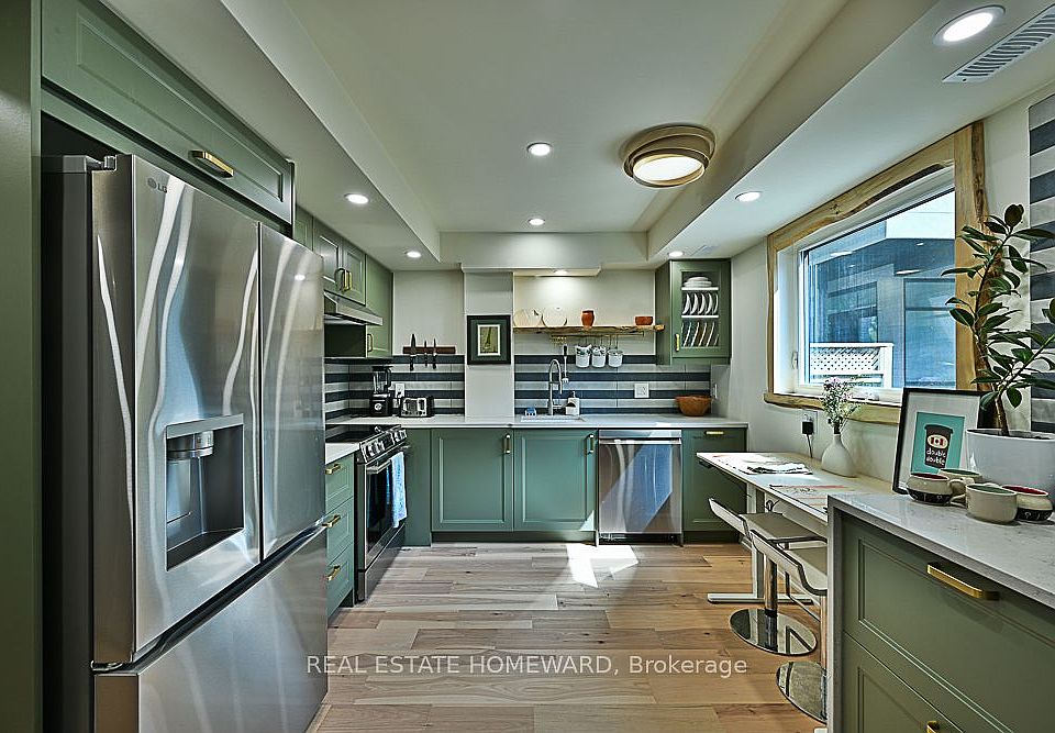 1st image of 254 Rhodes Ave