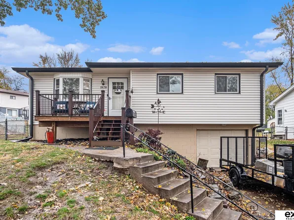 7626 Teal St, La Vista, NE 68128