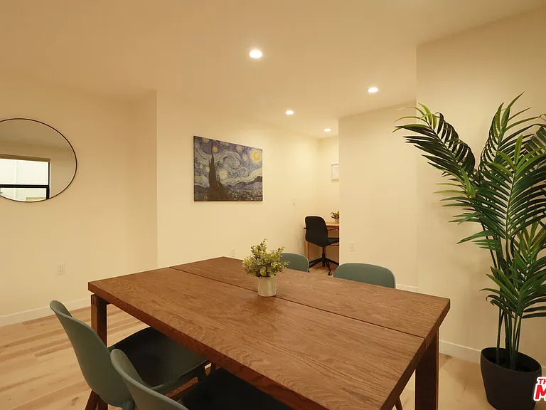 918 N San Vicente Blvd #E — Photo 6