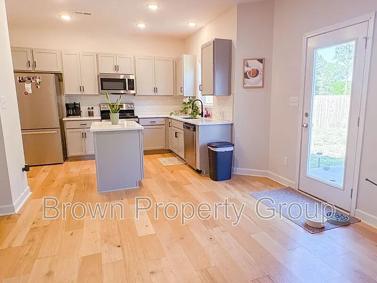 128 Magnolia St — Photo 3
