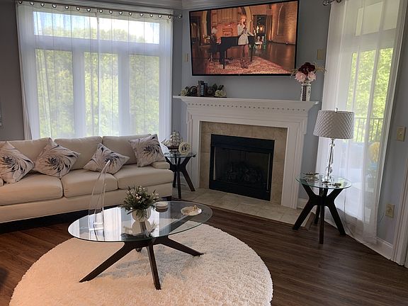 3rd image of 400 Warioto Way APT 401
