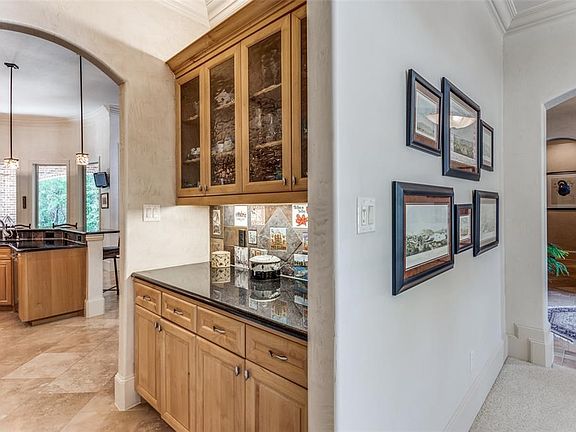 4th image of 4404 Knightsbridge Dr