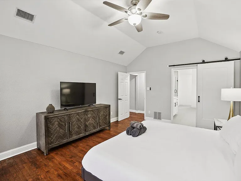 2401 Scarlet Oak Dr — Photo 21