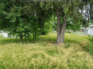 1107 Virginia St, Ravenswood, WV 26164