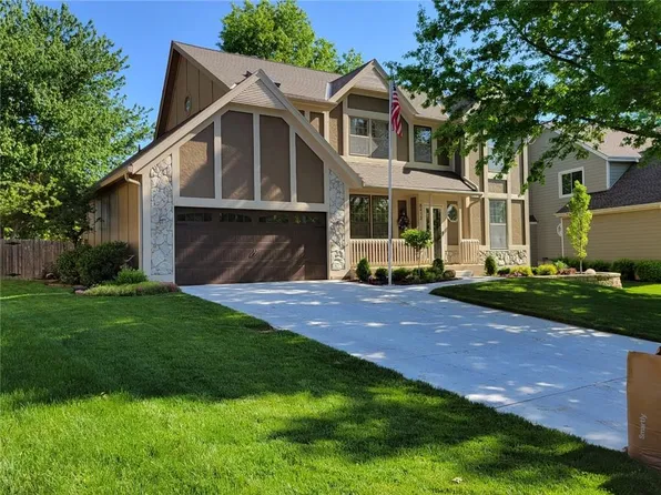 8412 W 149th Ter, Overland Park, KS 66223