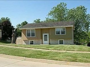 1522 W Clinton Ave, Indianola, IA 50125