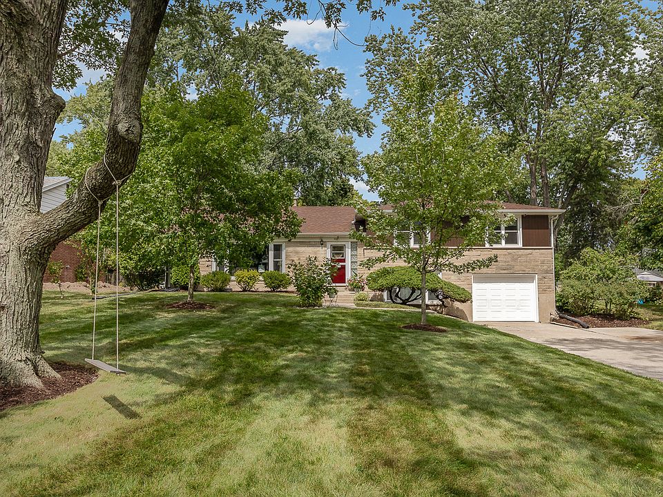1st image of 933 Quinn Pl