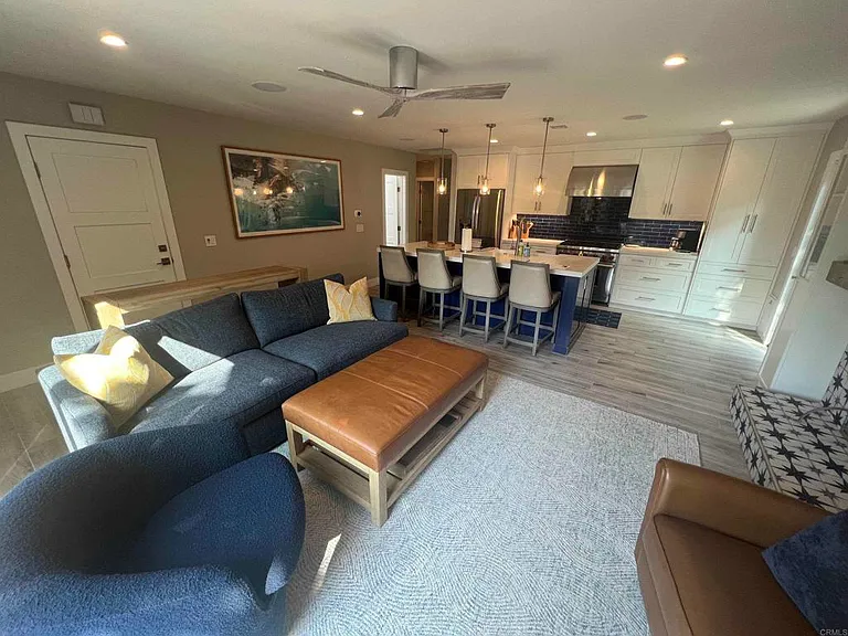 250 Avenida Monterey — Photo 26