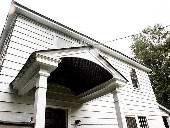 3rd image of 5824 Forest Hill Ave