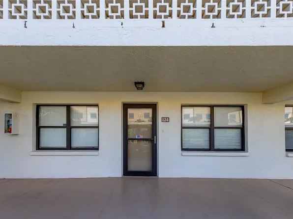 5090 BAY STREET NE #124, ST PETERSBURG, FL 33703