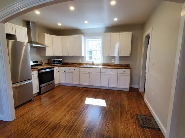 30 Grove St #C, Rockland, ME 04841