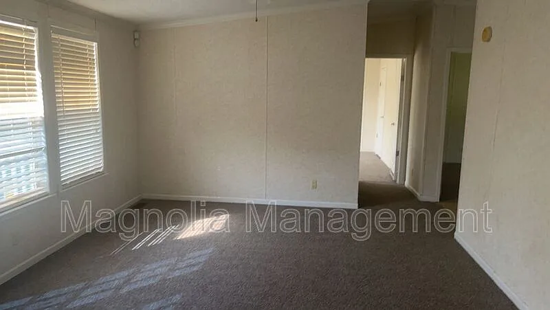 4 bed, 3.0 bath, $1,595 — Photo 3