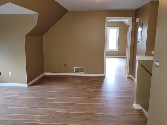 5th image of 1660 W Grand Blvd #3