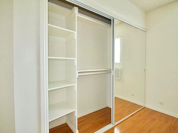 5th image of 620 N Marengo Ave APT 5