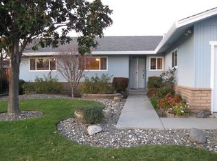 1490 Rainbow Dr, Hollister, CA