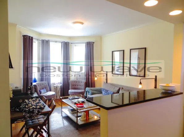 102 Queensberry St, Boston, MA