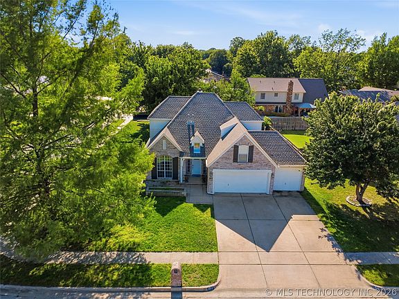 3rd image of 1812 S Dogwood Pl