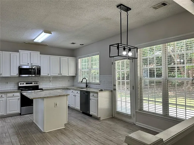 3535 Ridgefair Dr — Photo 9
