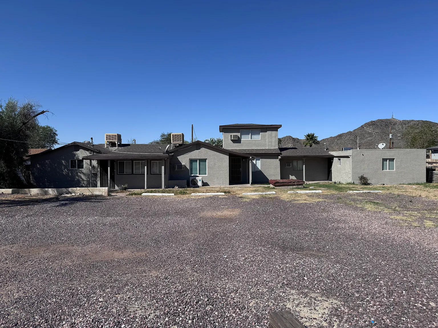 1 bed, $899 — Photo 1
