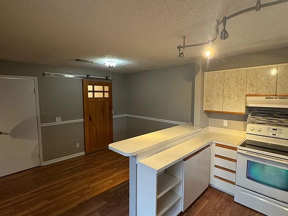5th image of 1458 N Lawnwood Cir APT 23A