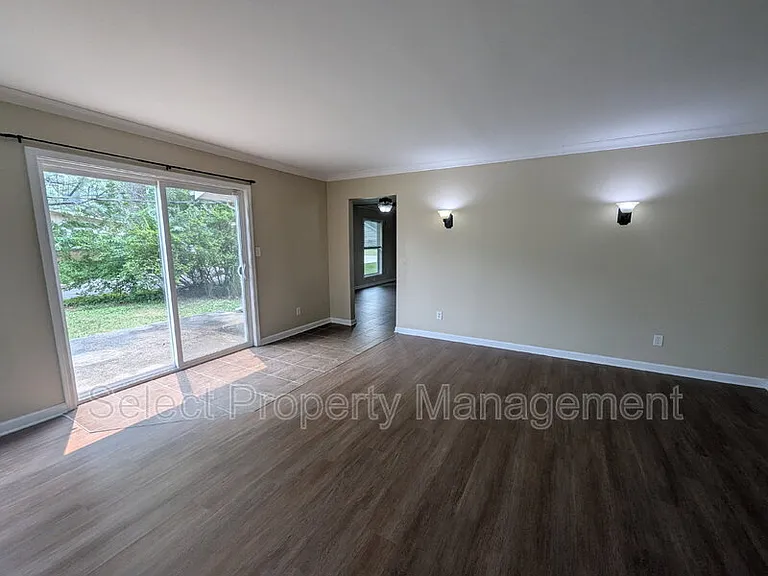 3510 Glencairn Dr — Photo 7