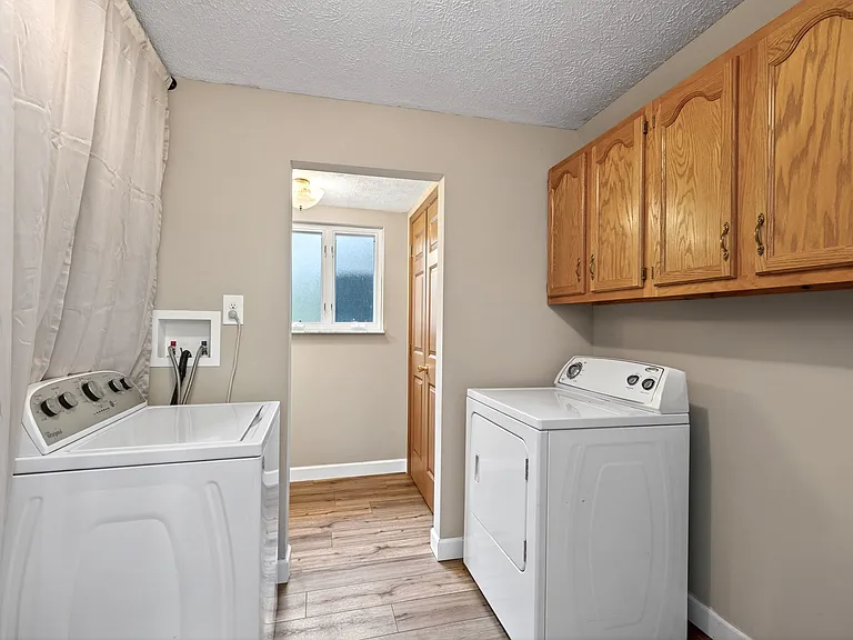 543 W Krepps Rd — Photo 29
