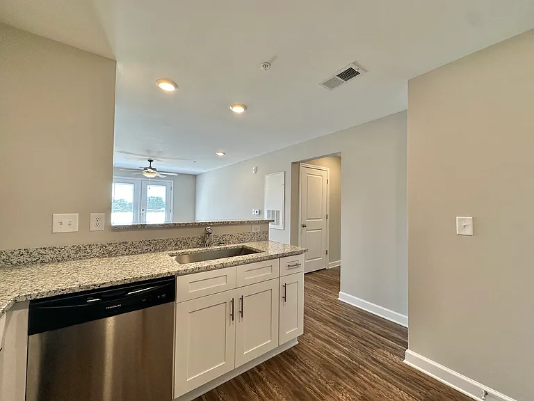 Westbrook Apartments — Photo 10