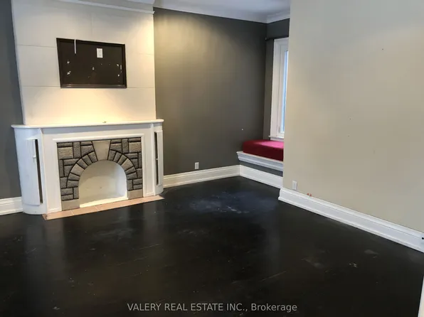 8 Boon Ave, Toronto, ON M6E 3Z3