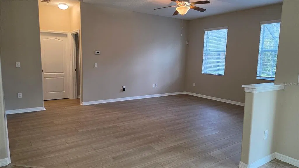 5 bed, 3.0 bath, 3309 sqft, $3,400 — Photo 2