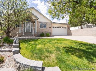 6214 Eagle View Ln, Cheyenne, WY 82009