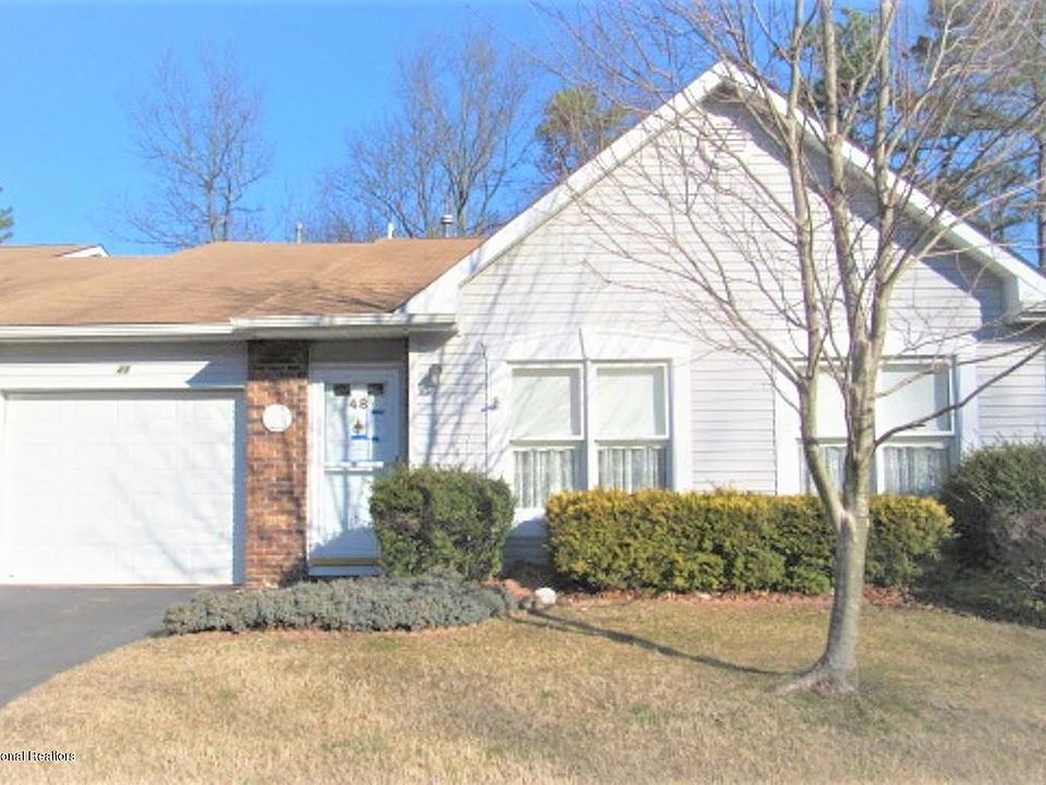 1st image of 48 Buttonwood Ct #1000