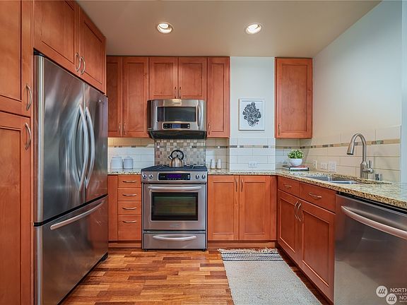 5th image of 10650 NE 9th Place #3210