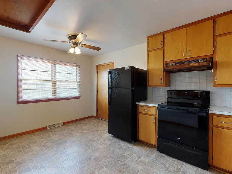5621 Eisenhower Ave — Photo 4