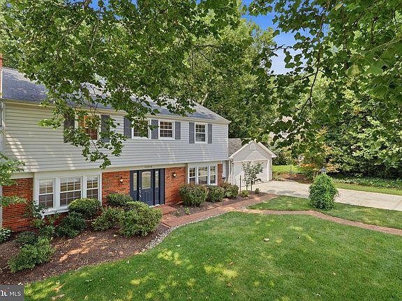 5th image of 12830 Mount Royal Ln