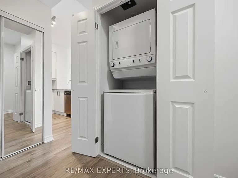 11611 Yonge St #227 — Photo 17