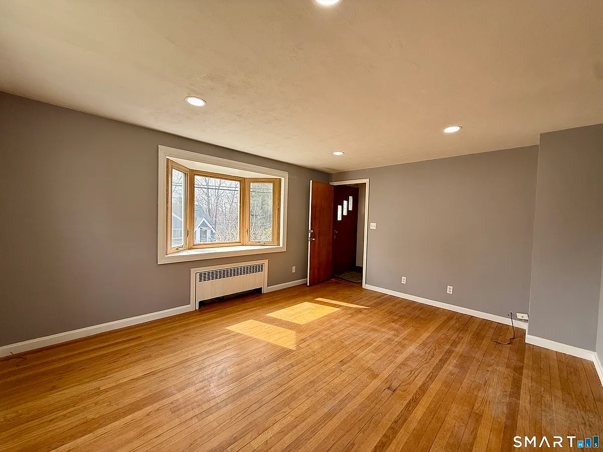 Building Photo - 37 Alexander Ave #1