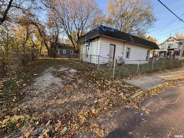 2414 NE Monroe St, Peoria, IL 61603