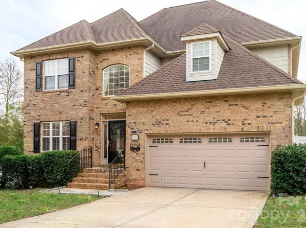 11049 Dipali Ct, Charlotte, NC 28214