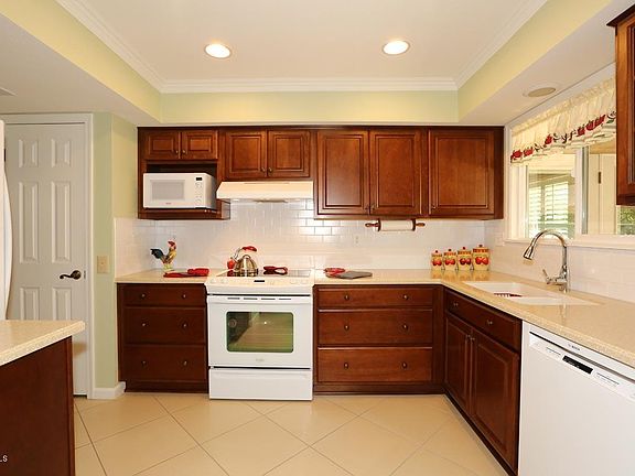 3rd image of 9443 W Manzanita Dr