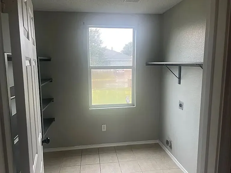 2021 W Grove Ln — Photo 22