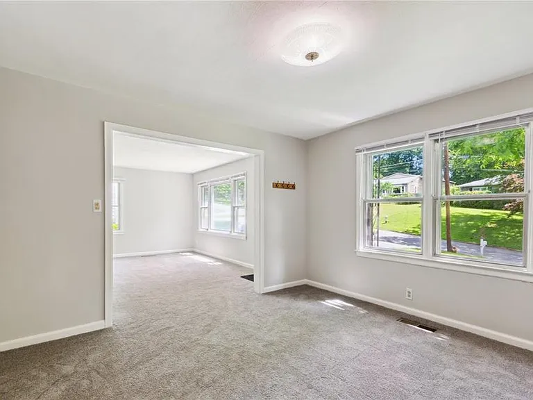 1682 Bridgeport Dr NE — Photo 18