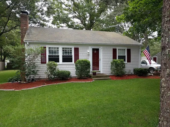 7 Deep Brook Rd, West Yarmouth, MA 02673