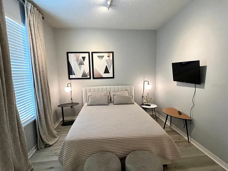 8831 Geneve Ct — Photo 24